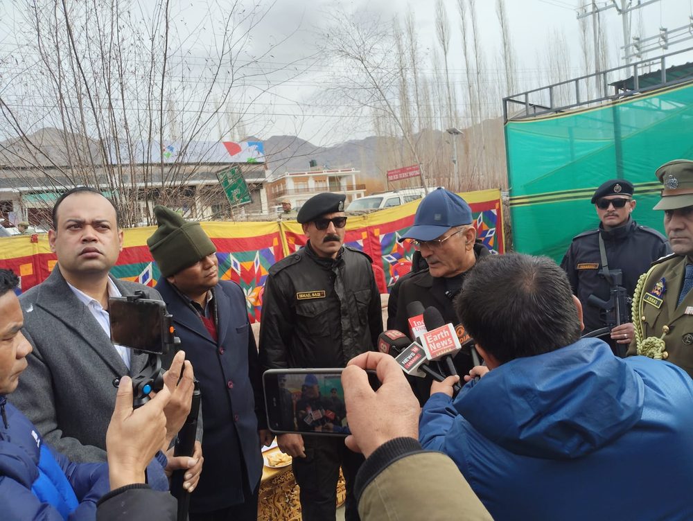 The Hon'ble Lieutenant Governor of Ladakh speaking to media and officials at the Thiksey site